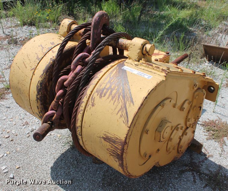 image for item DZ9979 Hyster dozer winch