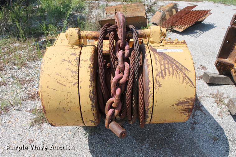 image for item DZ9979 Hyster dozer winch