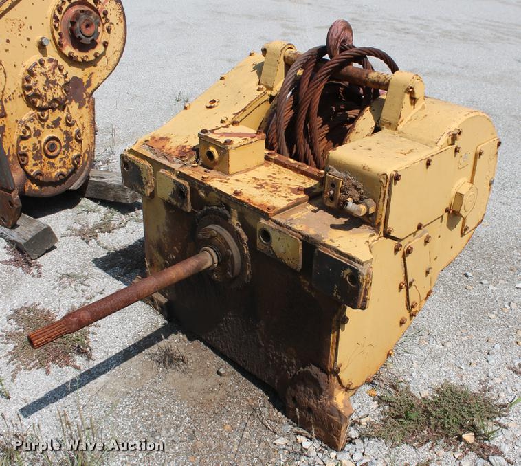 image for item DZ9979 Hyster dozer winch