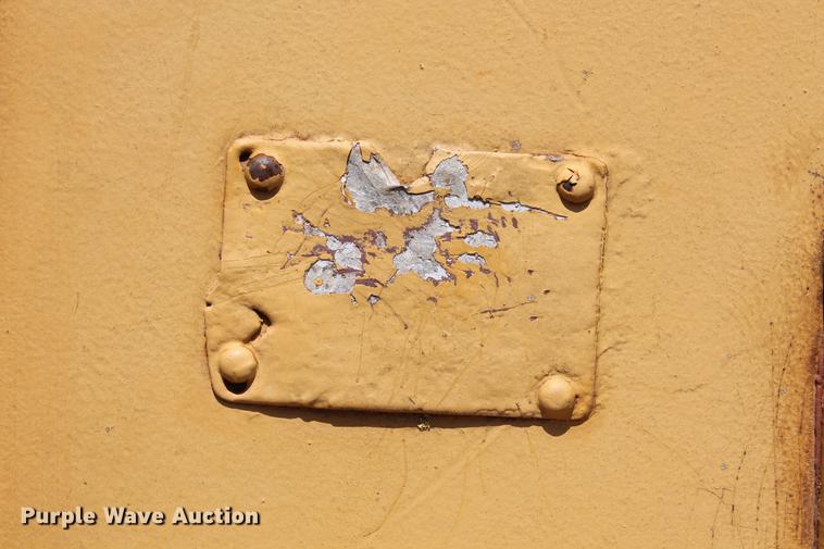 image for item DZ9979 Hyster dozer winch