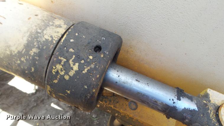 image for item DZ9980 Galion KC10 crane