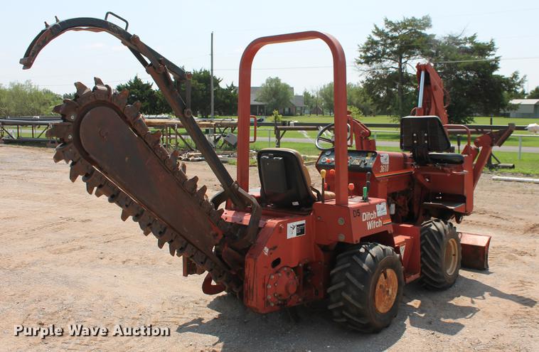image for item DZ9991 2000 Ditch Witch 3610DD trencher