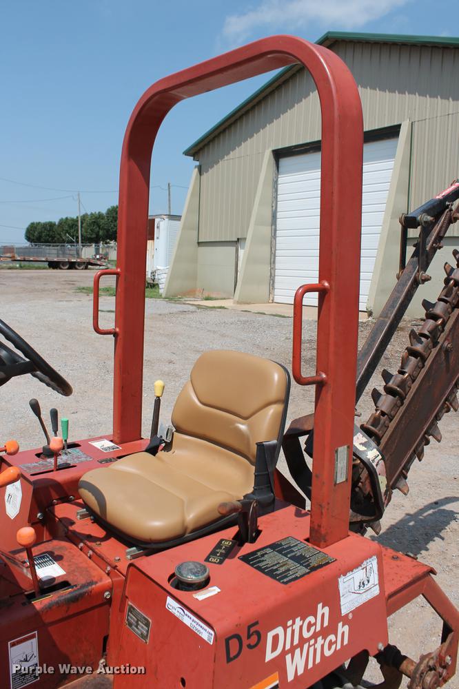 image for item DZ9991 2000 Ditch Witch 3610DD trencher