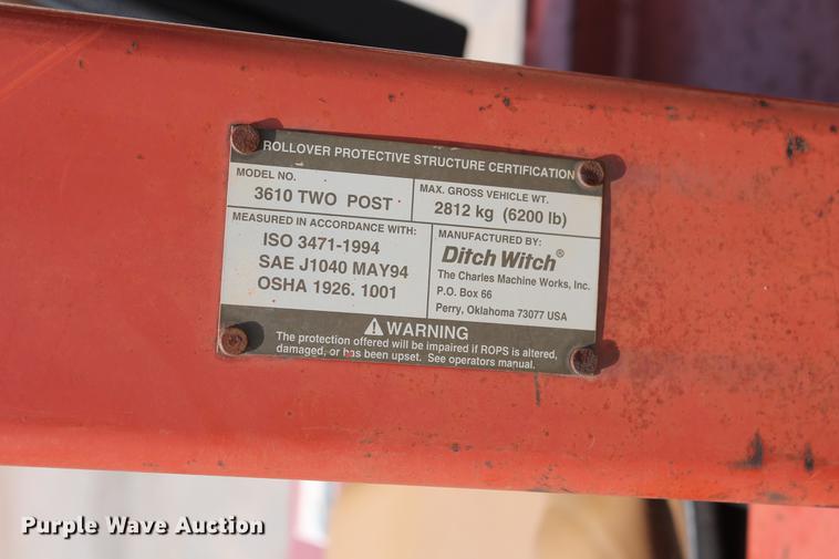 image for item DZ9991 2000 Ditch Witch 3610DD trencher