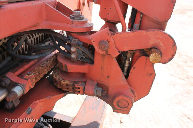image for item DZ9991 2000 Ditch Witch 3610DD trencher