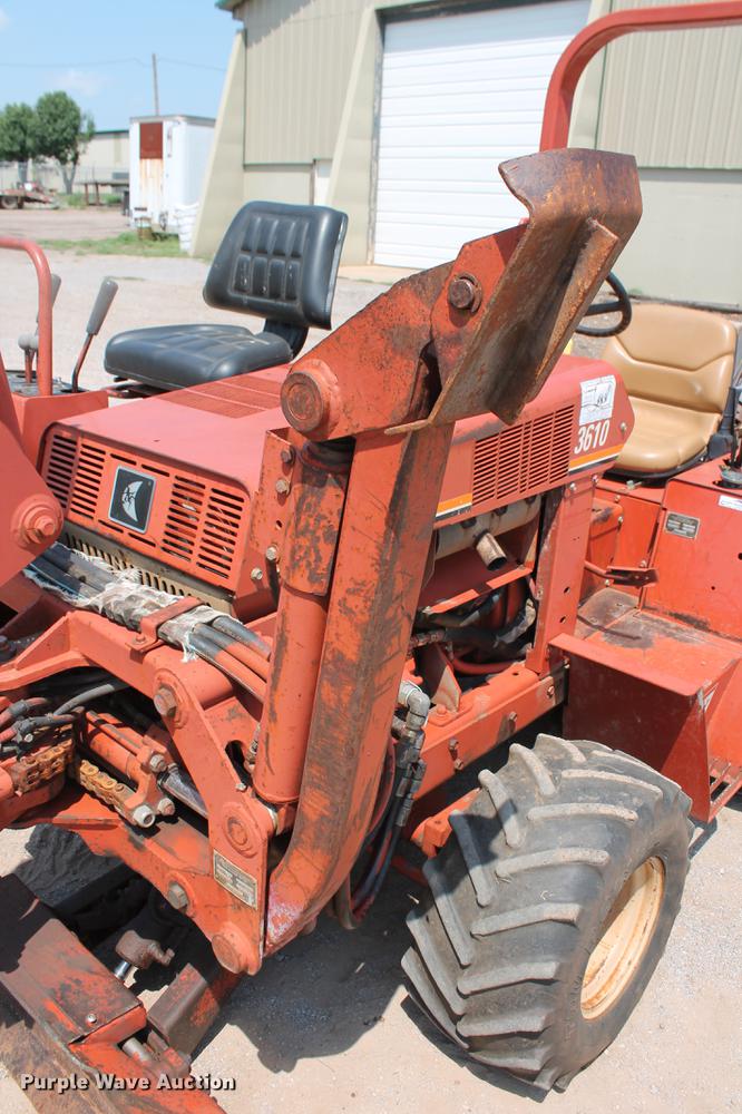image for item DZ9991 2000 Ditch Witch 3610DD trencher