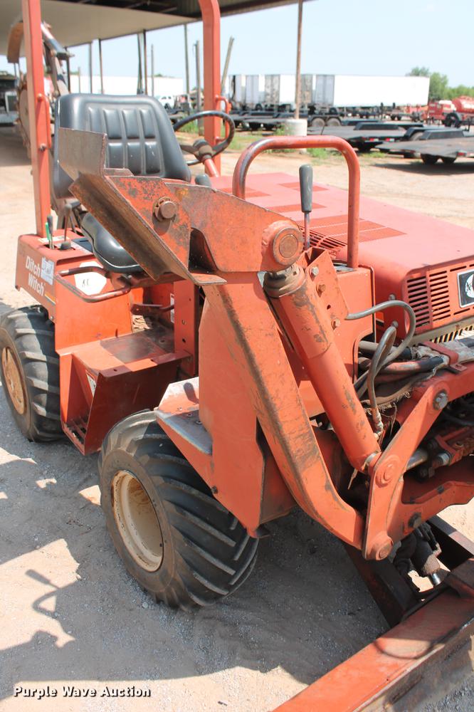 image for item DZ9991 2000 Ditch Witch 3610DD trencher