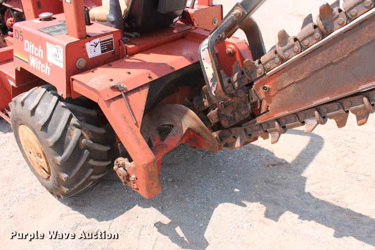 image for item DZ9991 2000 Ditch Witch 3610DD trencher