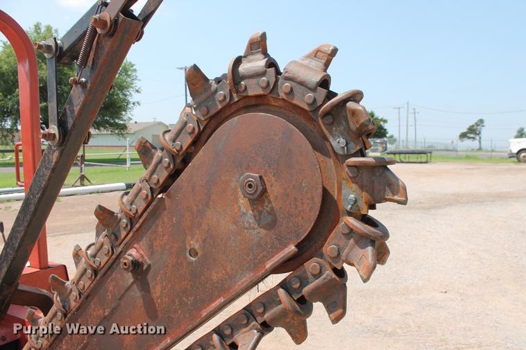 image for item DZ9991 2000 Ditch Witch 3610DD trencher