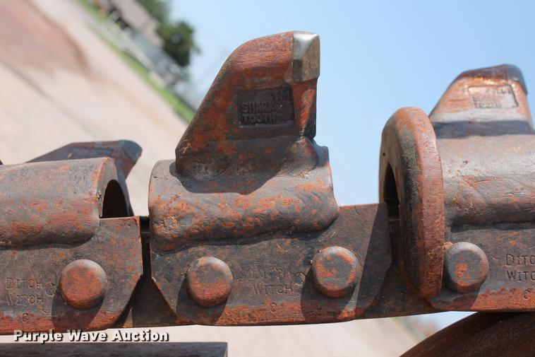 image for item DZ9991 2000 Ditch Witch 3610DD trencher