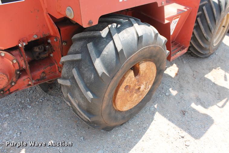 image for item DZ9991 2000 Ditch Witch 3610DD trencher