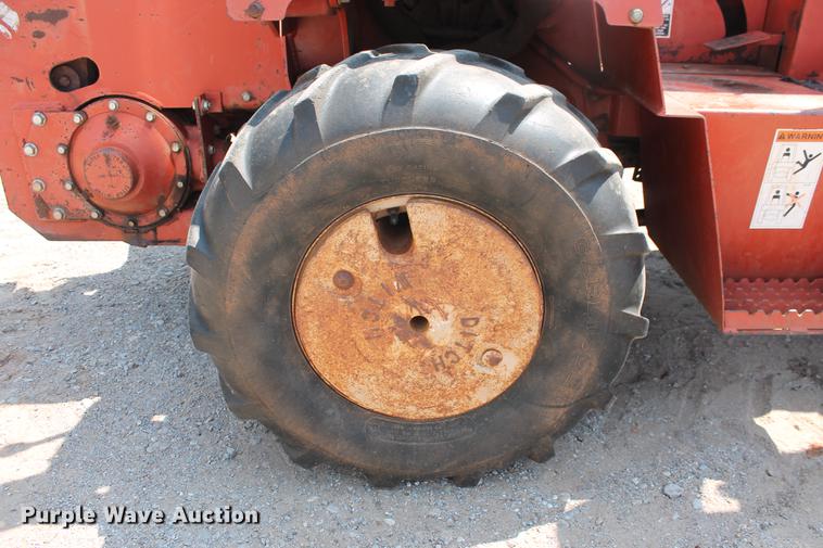 image for item DZ9991 2000 Ditch Witch 3610DD trencher