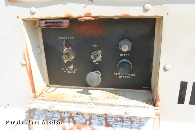 image for item DZ9992 Ingersoll Rand P100BWW air compressor