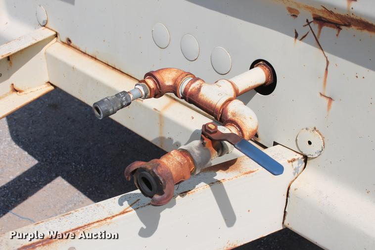 image for item DZ9992 Ingersoll Rand P100BWW air compressor