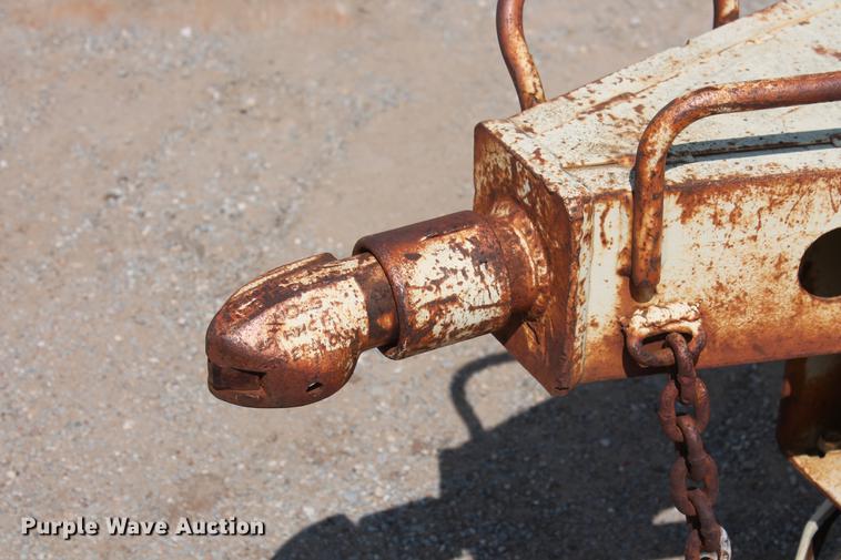 image for item DZ9992 Ingersoll Rand P100BWW air compressor