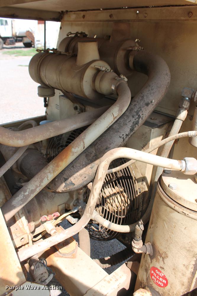 image for item DZ9992 Ingersoll Rand P100BWW air compressor