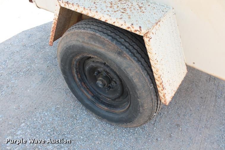 image for item DZ9992 Ingersoll Rand P100BWW air compressor