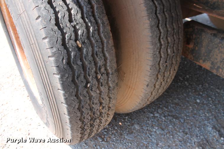 image for item DZ9994 1990 International Trailer Corp equipment trailer