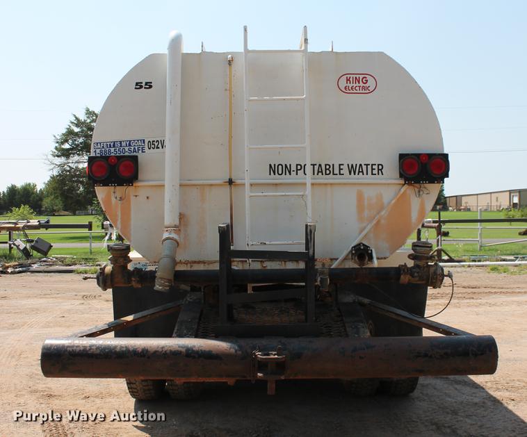 image for item DZ9995 1981 Ford LTS9000 water truck