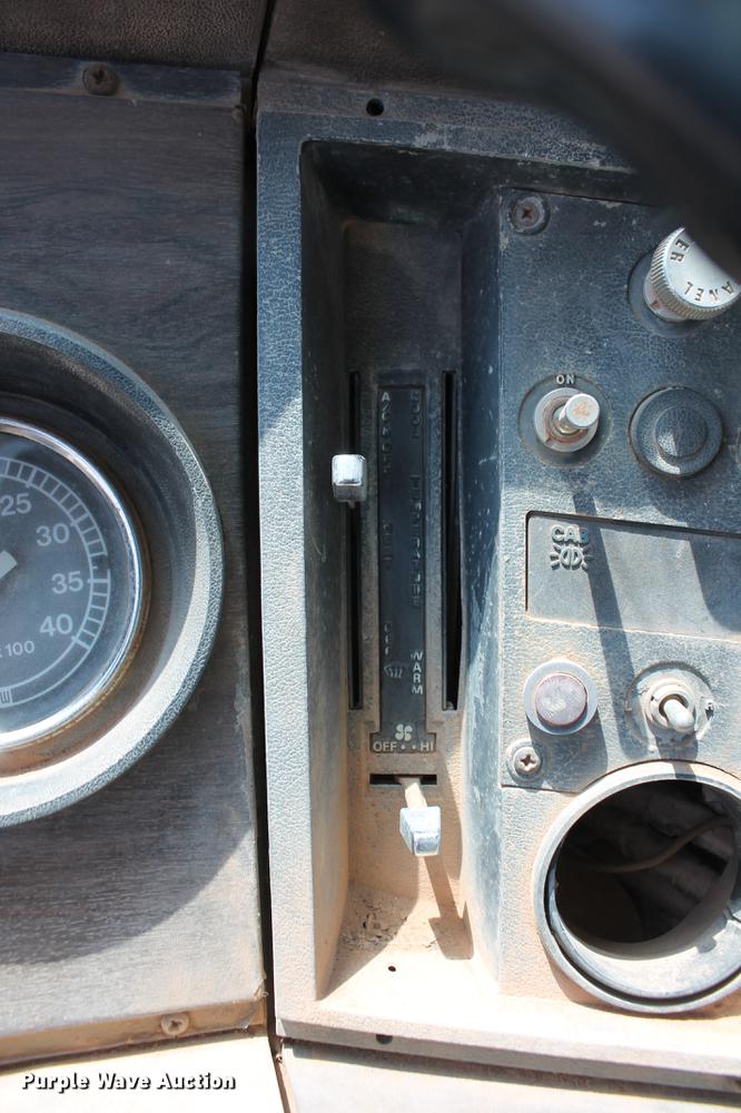 image for item DZ9995 1981 Ford LTS9000 water truck