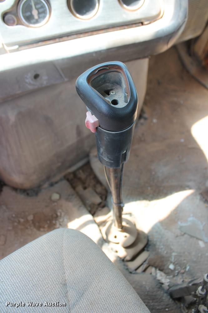 image for item DZ9995 1981 Ford LTS9000 water truck