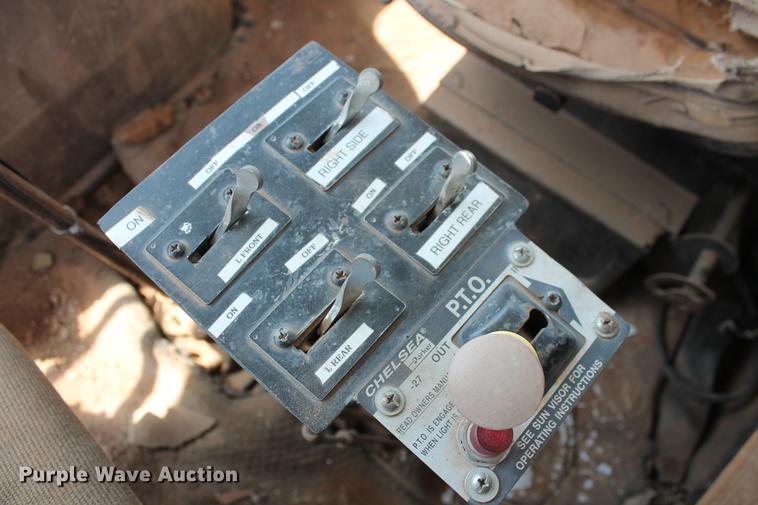 image for item DZ9995 1981 Ford LTS9000 water truck