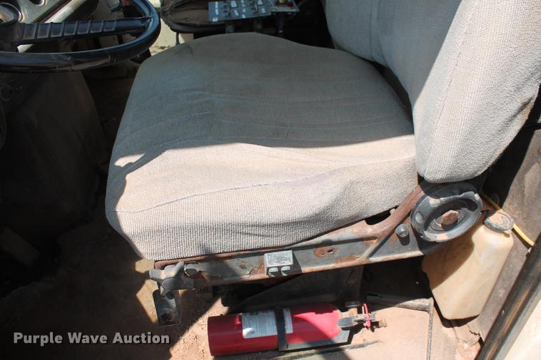 image for item DZ9995 1981 Ford LTS9000 water truck