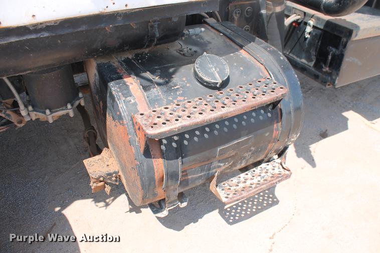 image for item DZ9995 1981 Ford LTS9000 water truck