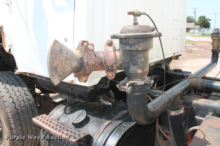 image for item DZ9995 1981 Ford LTS9000 water truck