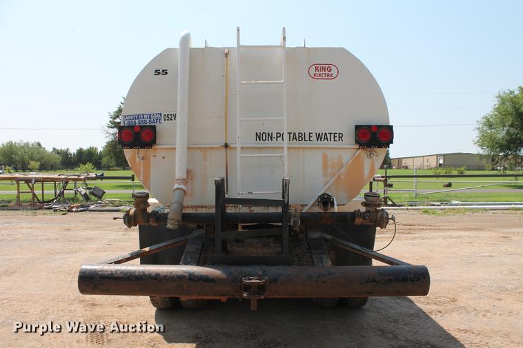 image for item DZ9995 1981 Ford LTS9000 water truck