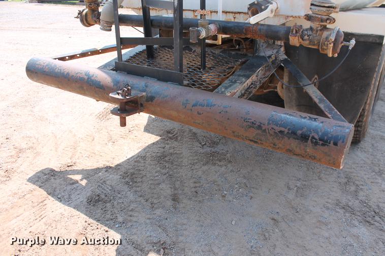 image for item DZ9995 1981 Ford LTS9000 water truck