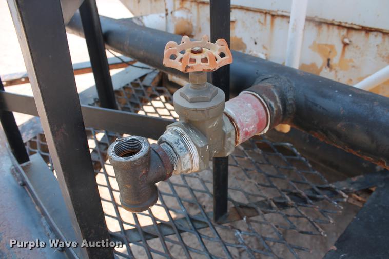 image for item DZ9995 1981 Ford LTS9000 water truck