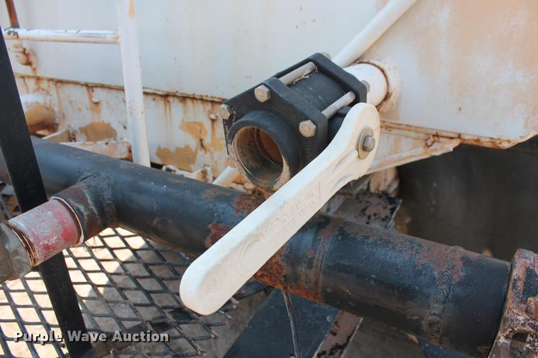 image for item DZ9995 1981 Ford LTS9000 water truck