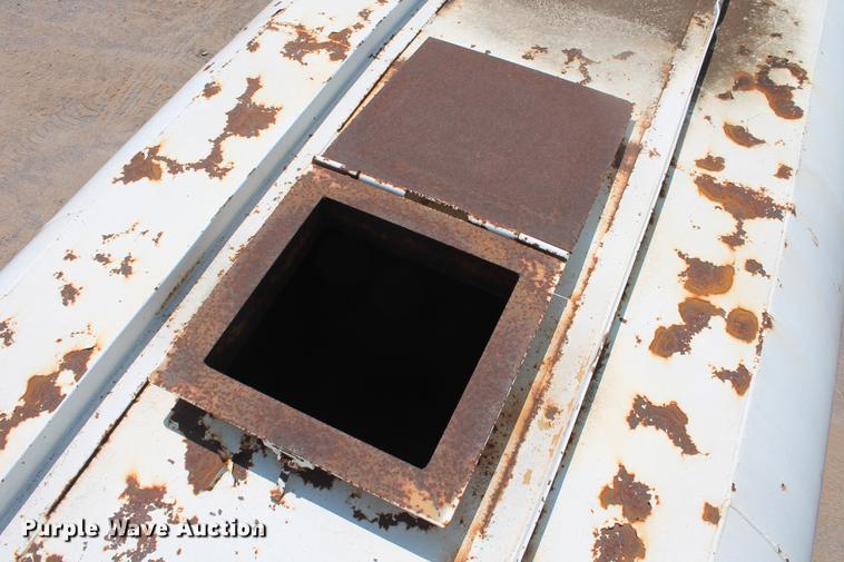 image for item DZ9995 1981 Ford LTS9000 water truck