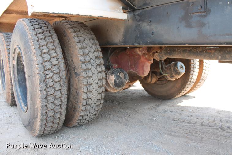 image for item DZ9995 1981 Ford LTS9000 water truck