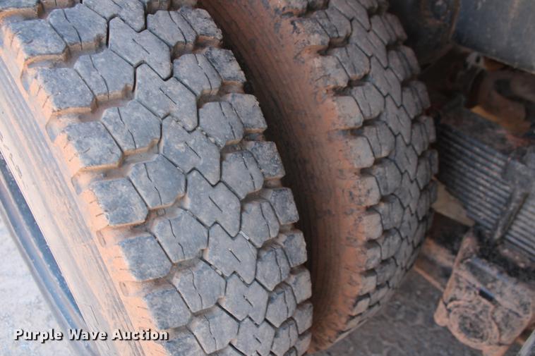 image for item DZ9995 1981 Ford LTS9000 water truck