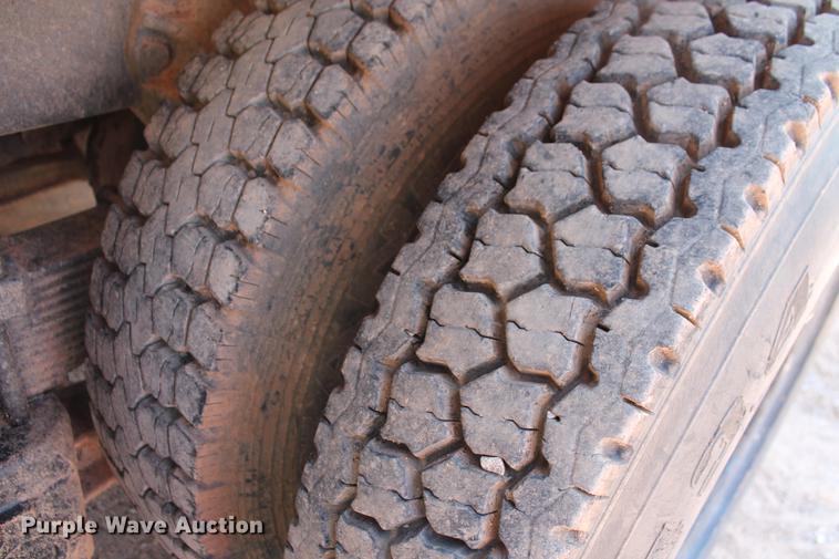 image for item DZ9995 1981 Ford LTS9000 water truck