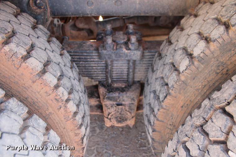 image for item DZ9995 1981 Ford LTS9000 water truck