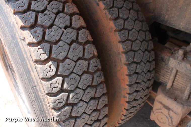 image for item DZ9995 1981 Ford LTS9000 water truck