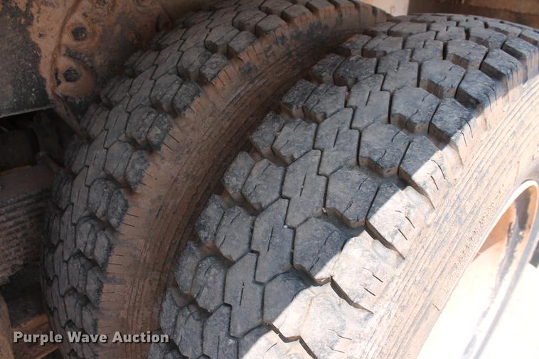 image for item DZ9995 1981 Ford LTS9000 water truck