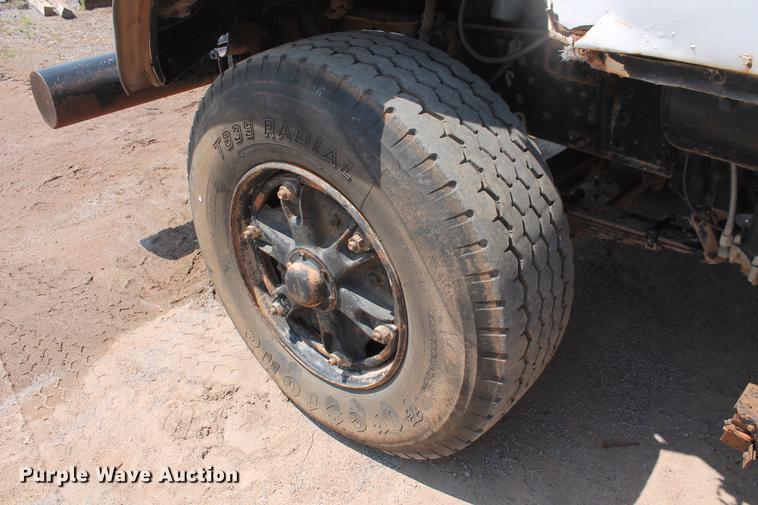 image for item DZ9995 1981 Ford LTS9000 water truck