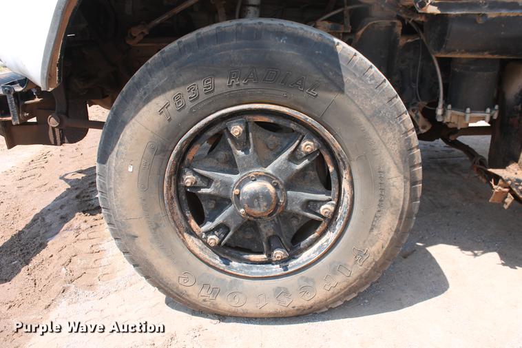 image for item DZ9995 1981 Ford LTS9000 water truck