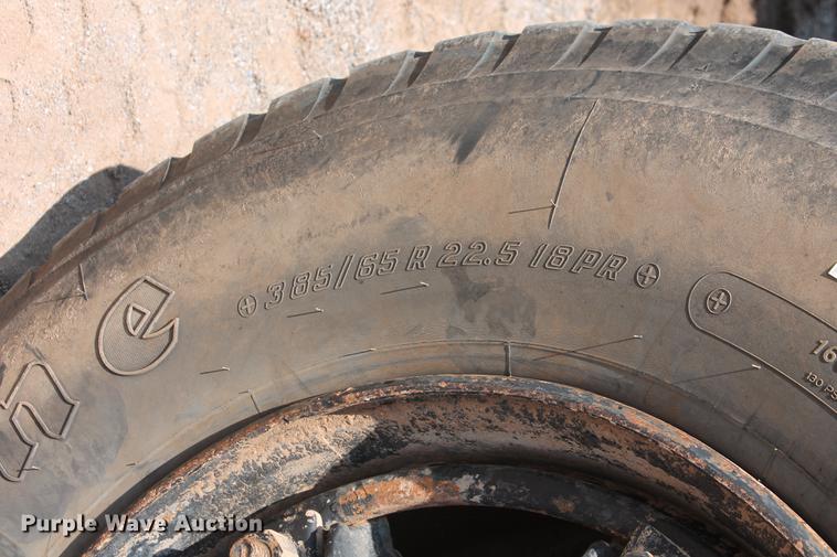 image for item DZ9995 1981 Ford LTS9000 water truck