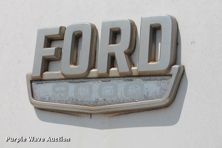 image for item DZ9995 1981 Ford LTS9000 water truck