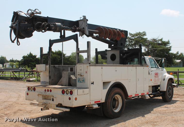 image for item DZ9997 1996 Ford F800 digger derrick truck