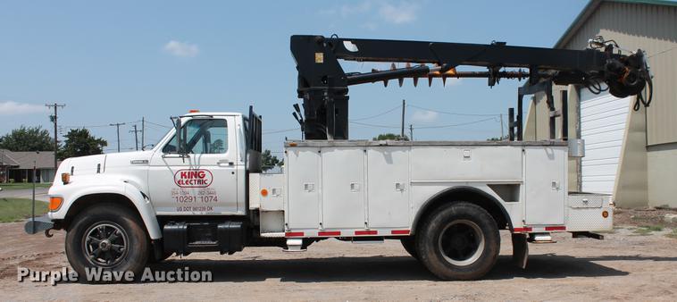 image for item DZ9997 1996 Ford F800 digger derrick truck