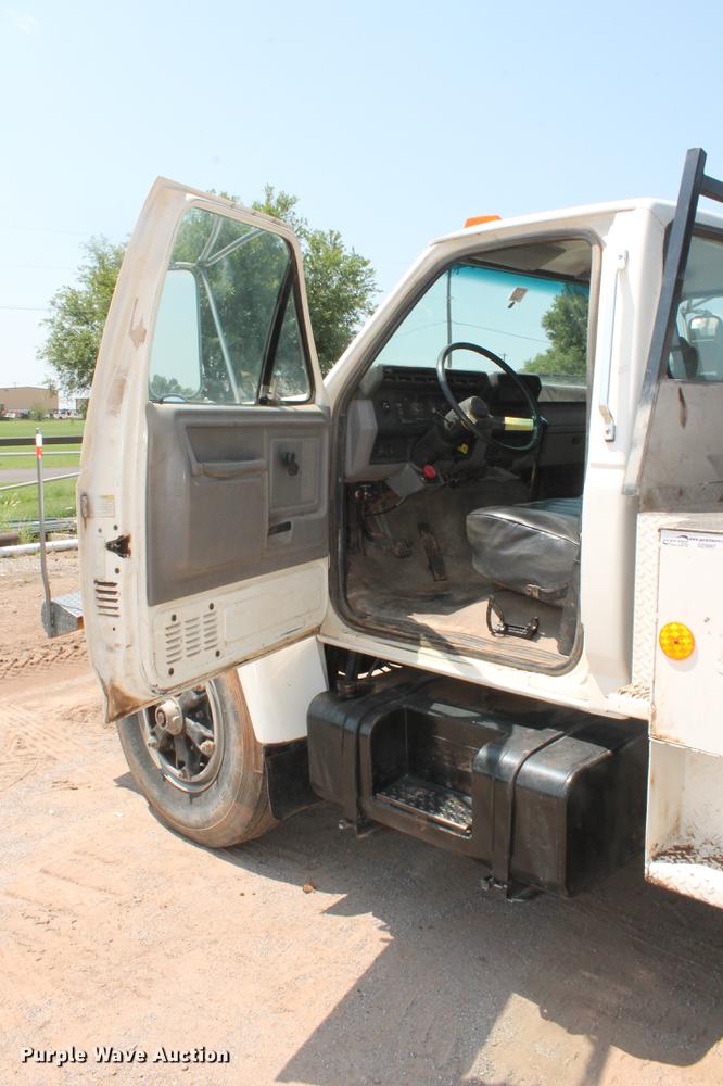 image for item DZ9997 1996 Ford F800 digger derrick truck