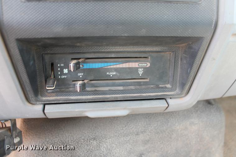 image for item DZ9997 1996 Ford F800 digger derrick truck