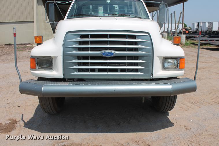 image for item DZ9997 1996 Ford F800 digger derrick truck