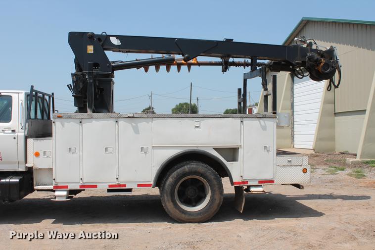 image for item DZ9997 1996 Ford F800 digger derrick truck